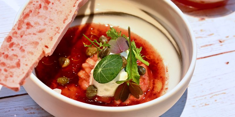 recette-toursel-fraises Fraises de pays, câpres, crème mousseuse au thym citron, eau de végétation Par le Chef Benjamin Toursel