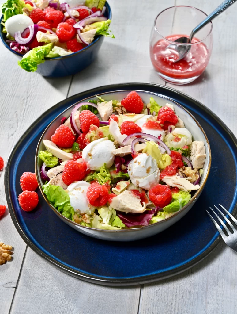Salade fraîcheur framboises et noix